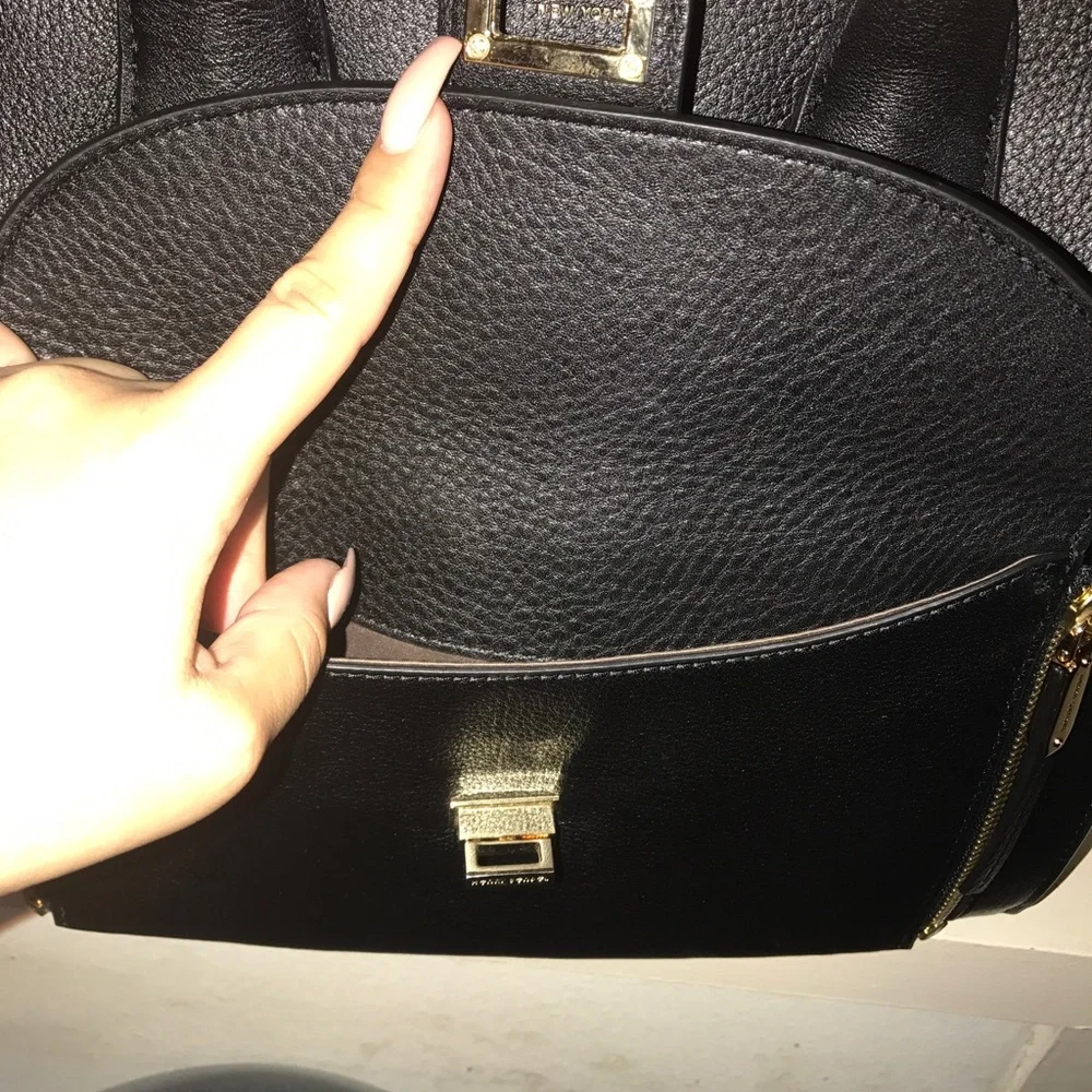 Henri Bendel Large Rivignton - Picture 3 of 5